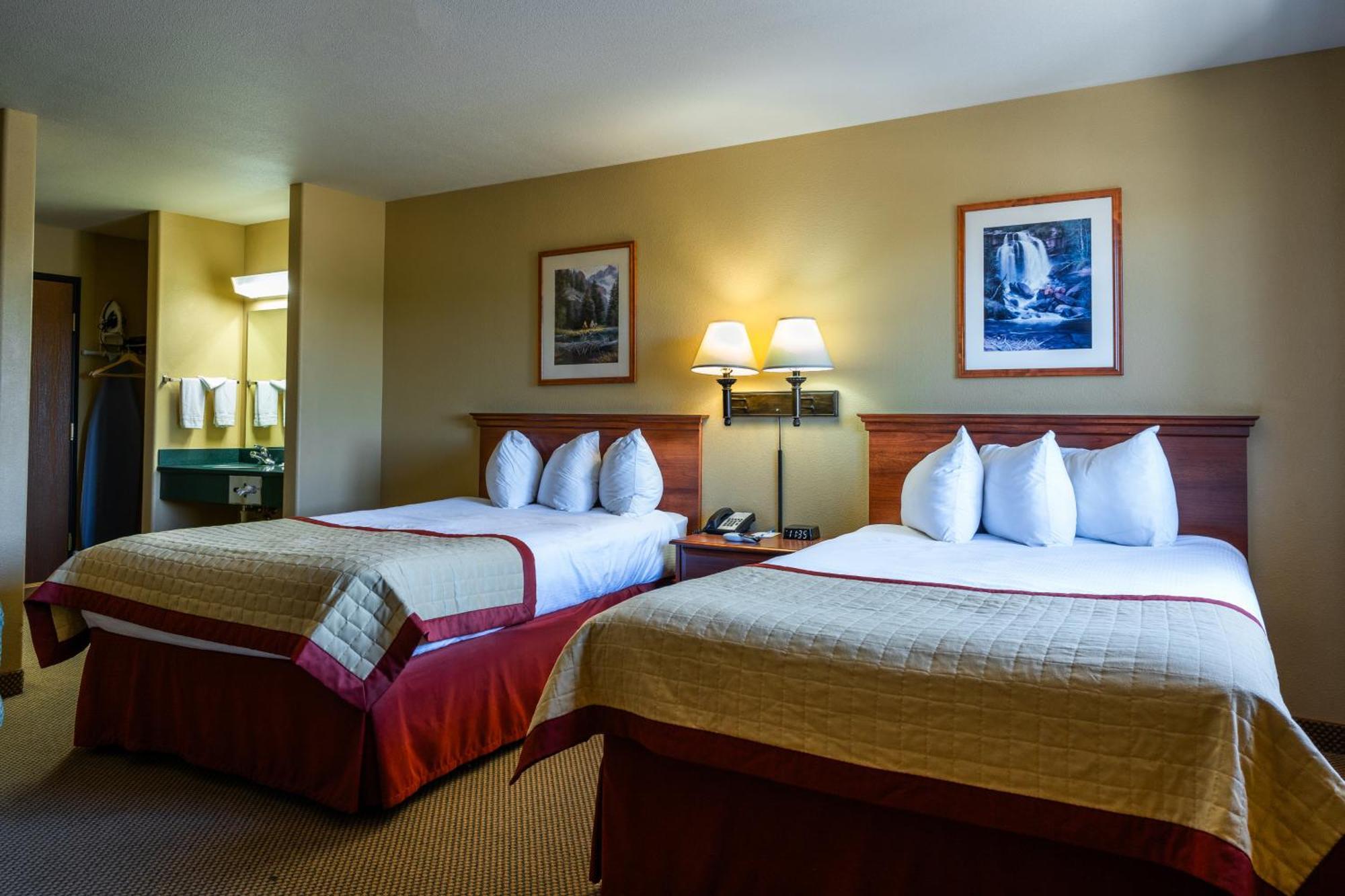 Pinedale Hotel & Suites Exterior photo