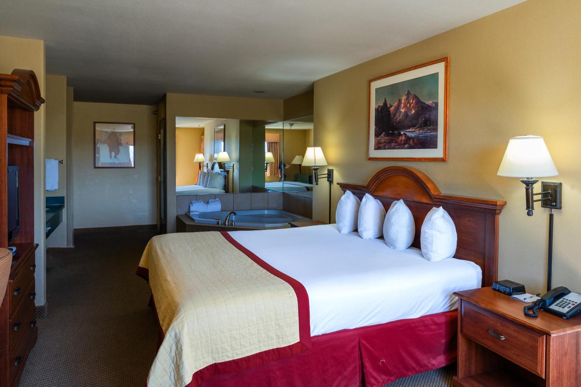 Pinedale Hotel & Suites Exterior photo